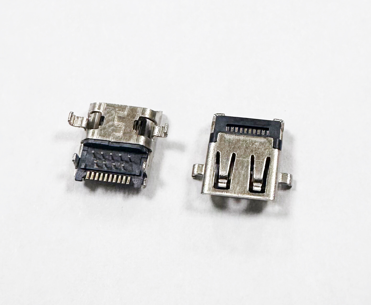 HDMI® D TYPE Flush-Mount; DIP Beveled Shell; Terminals with DIP+SMT Receptacle; Contact Height 0.85mm XK-002T0.6-19P